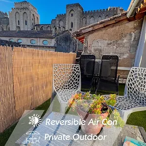  Apartment Ac - Private Exterior - Au Pied Du Palais Des Papes!